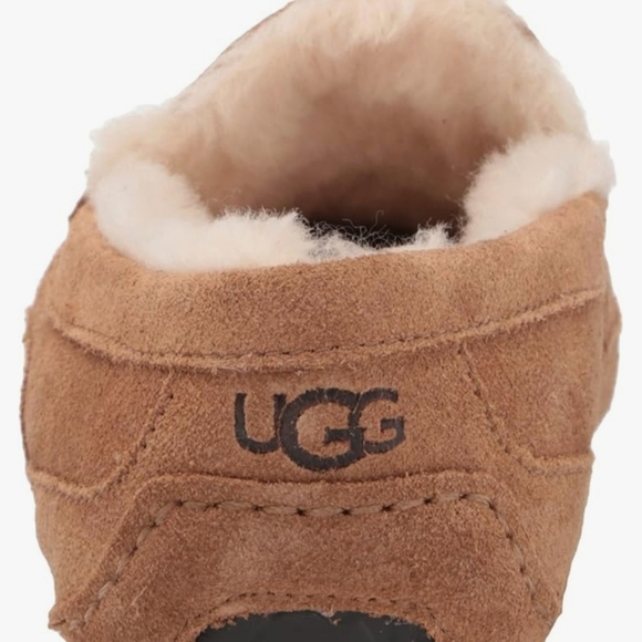 UGG® Men’s Ascot Leather Plush-Lined Slippers – Size 10 - Picture 3 of 13